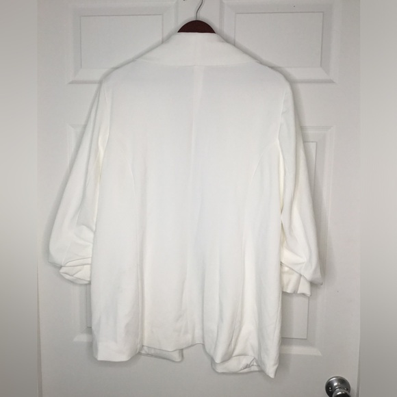 Dakota Blue Women’s Crepe Blazer - Size XXL - NWT - see pic for small stain - Picture 2 of 4